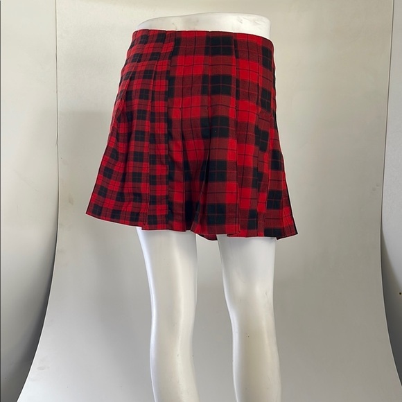 H&M Red Plaid Skirt with Buckle Accents size 6 - Picture 2 of 5
